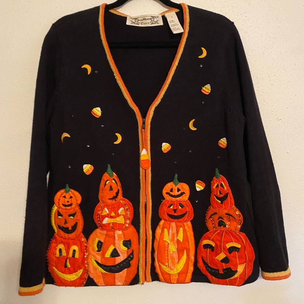 Halloween cardigan with a lot of pumpkins